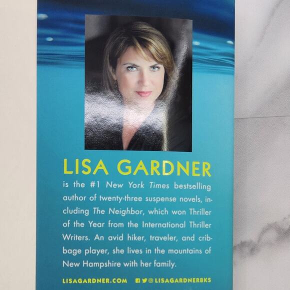 Lisa Gardner book "Before she disappeared" Best selling Author mystery thriller - Picture 6 of 8